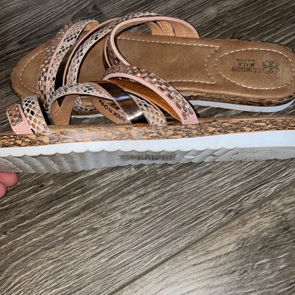 EUC Avon Snake Skin Sandals 9 - Picture 2 of 4